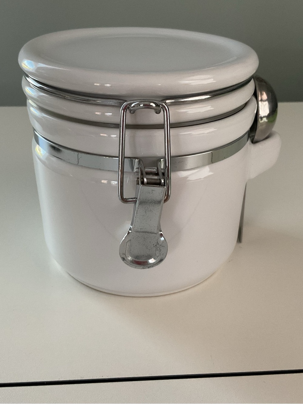 Vintage Linens-n-Things Canister with Air-Tight Seal Locking Lid